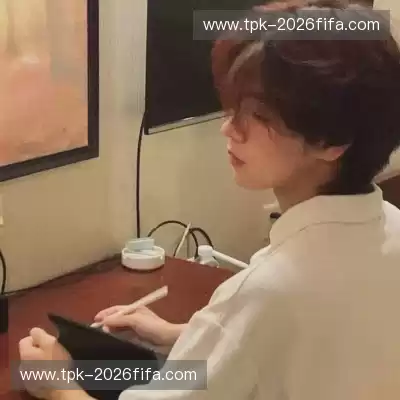 经律富